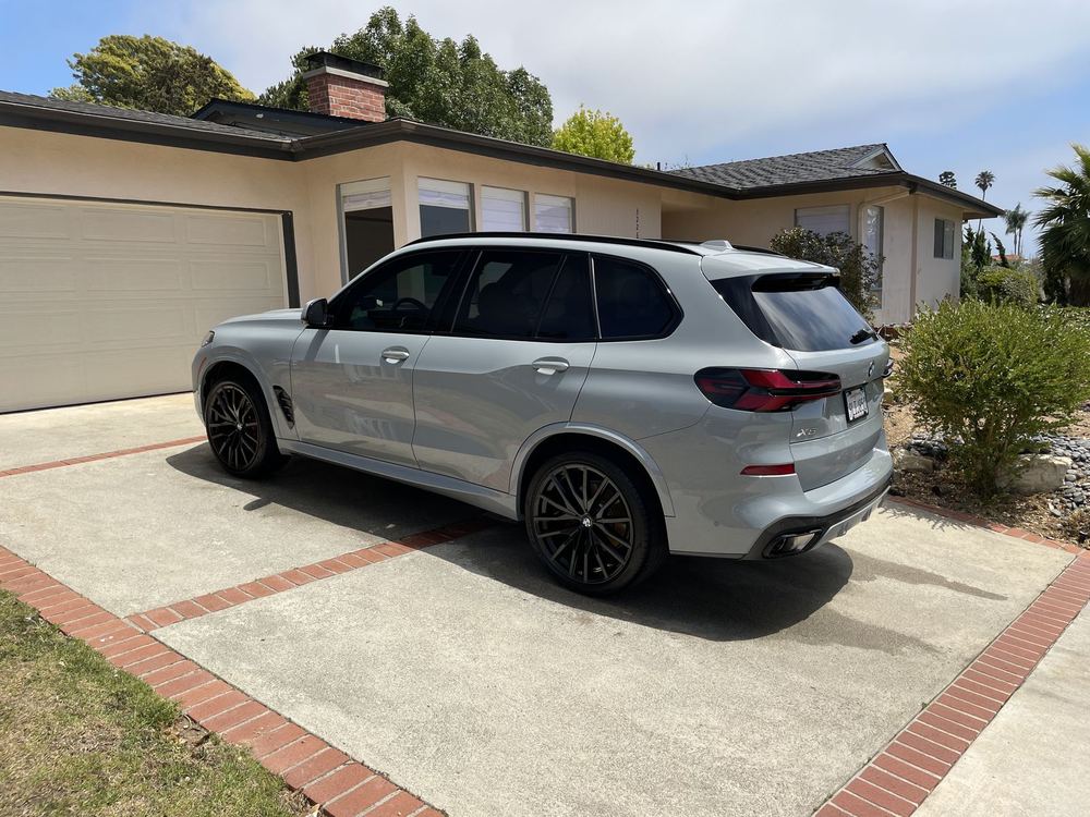 Silver BMW X7